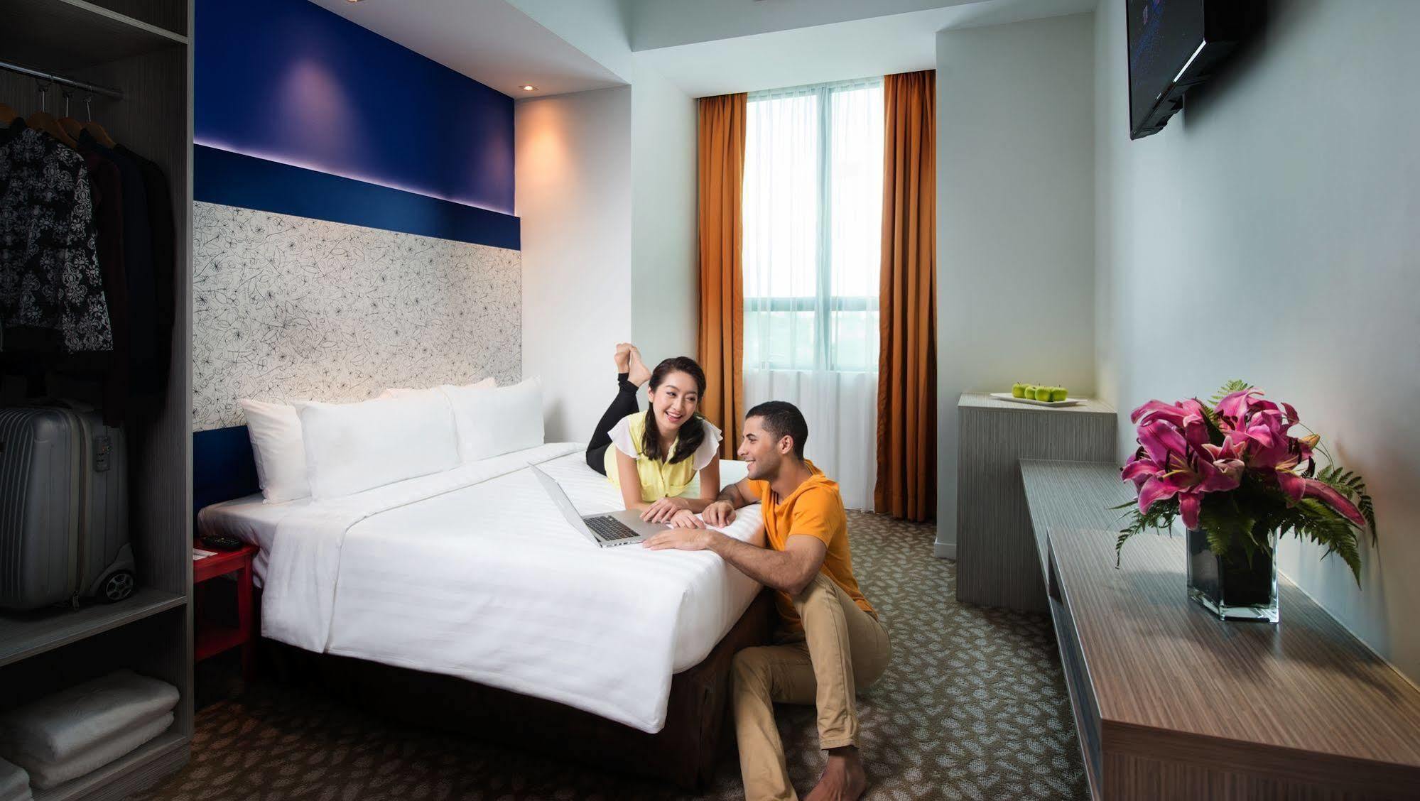 Holiday Inn Express & Suites Johor Bahru By Ihg Dış mekan fotoğraf